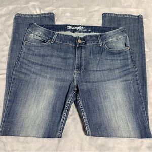Women’s Wrangler Straight Leg Jeans Size 17 34 Inch Inseam Mid-Rise